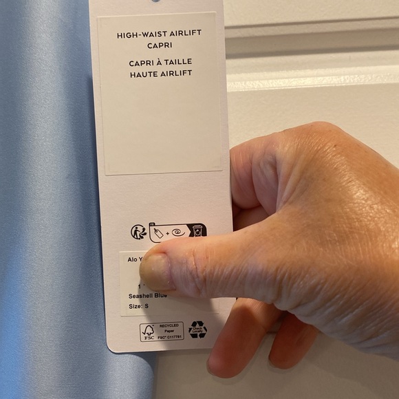 ALO Yoga capri
Seashell blue
Size small - Picture 4 of 4